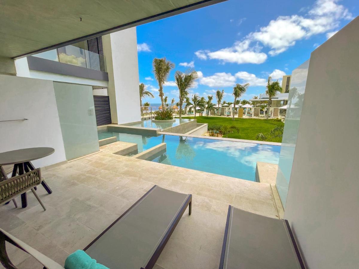 Serenity Club Swim Out Junior Suite met Kingsize Bed en Gedeeltelijk Uitzicht op de Oceaan